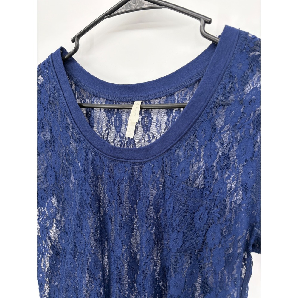 I Love H81 Forever 21 Navy Blue Sheer Floral Lace Top Short Sleeve Scoop Neck